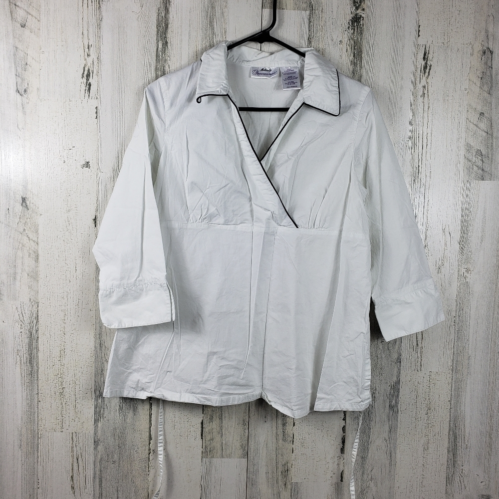 maternity announcements white vneck long sleeve women's size medium 8-10